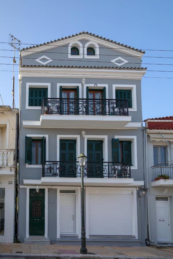 Evia'S Apartment - New Apartment In Town! ไซคิย์นธอสทาวน์ ภายนอก รูปภาพ