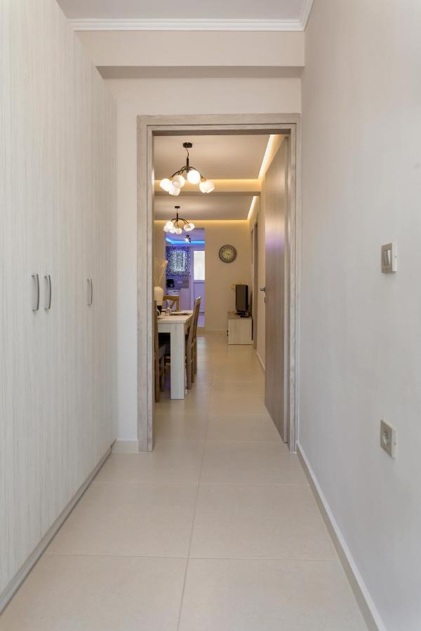 Evia'S Apartment - New Apartment In Town! ไซคิย์นธอสทาวน์ ภายนอก รูปภาพ
