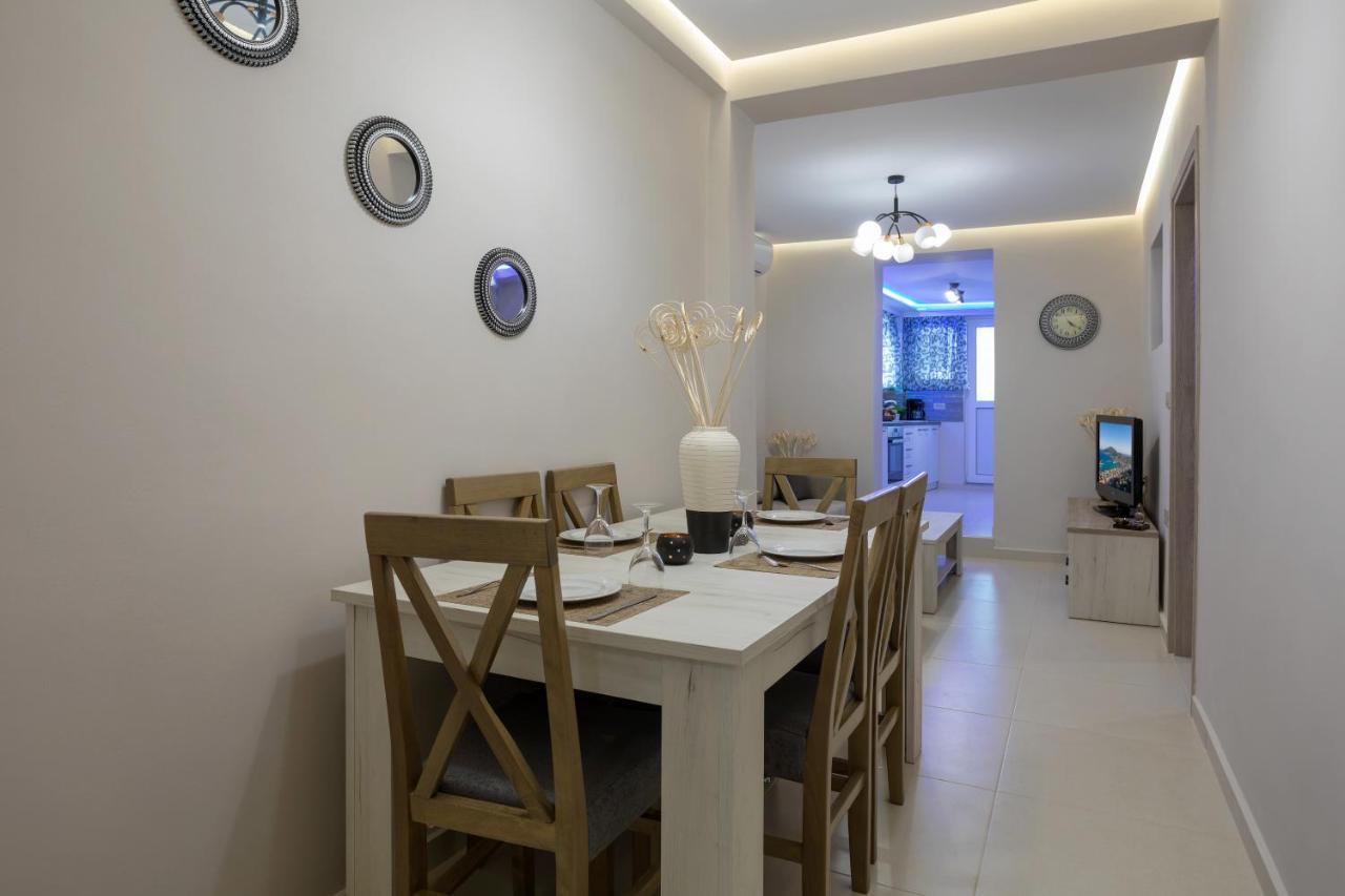 Evia'S Apartment - New Apartment In Town! ไซคิย์นธอสทาวน์ ภายนอก รูปภาพ